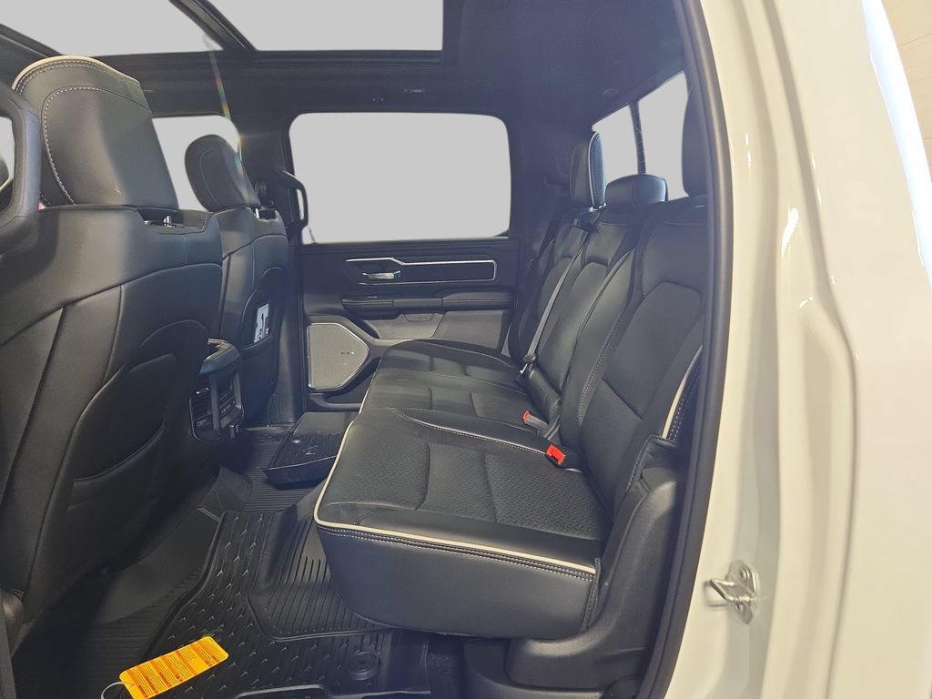 New 2026 RAM 1500 Laramie AWD/4WD image 15