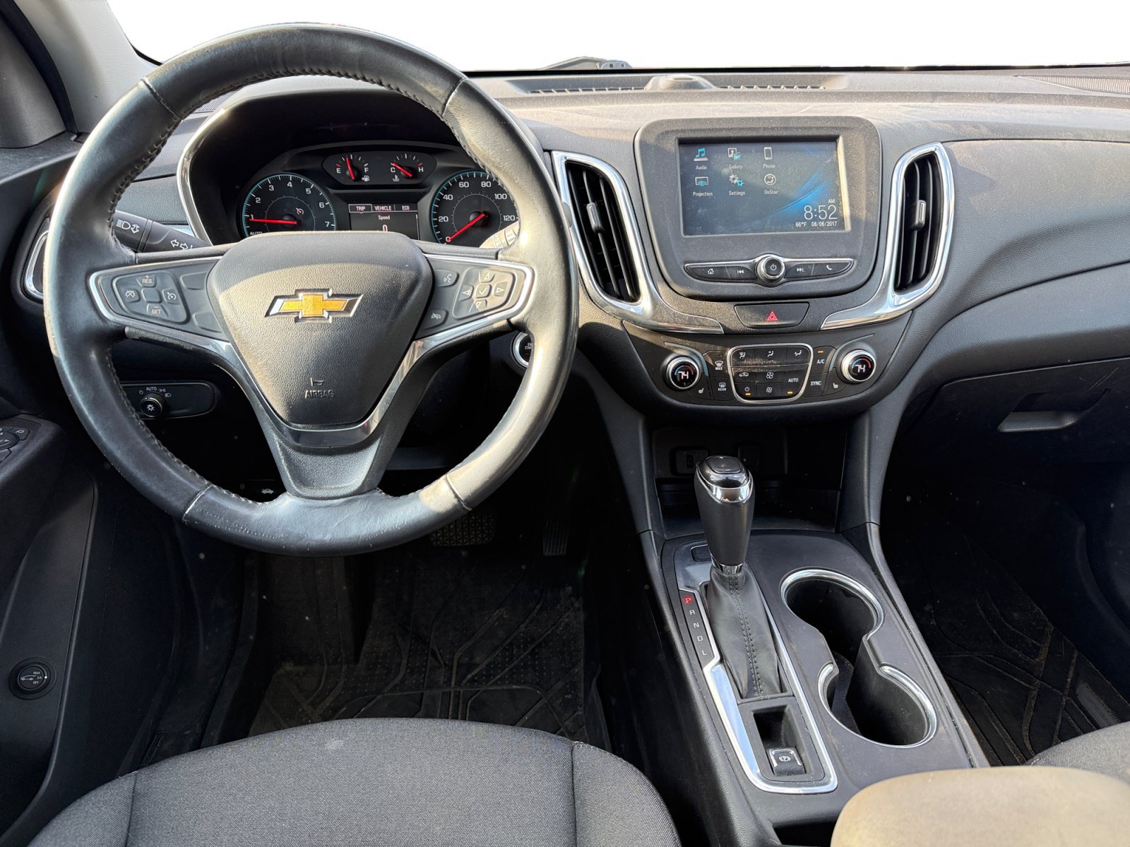 Used 2018 Chevrolet Equinox LT AWD/4WD image 11