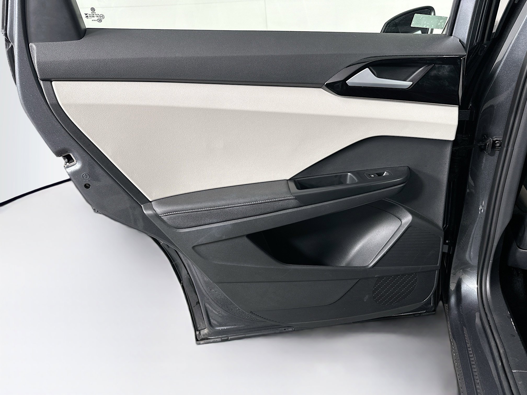 Used 2025 Volkswagen Taos S image 25