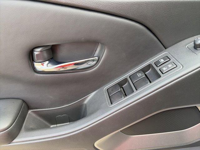 Certified 2025 Nissan Frontier SV w/ SV Convenience Package image 11