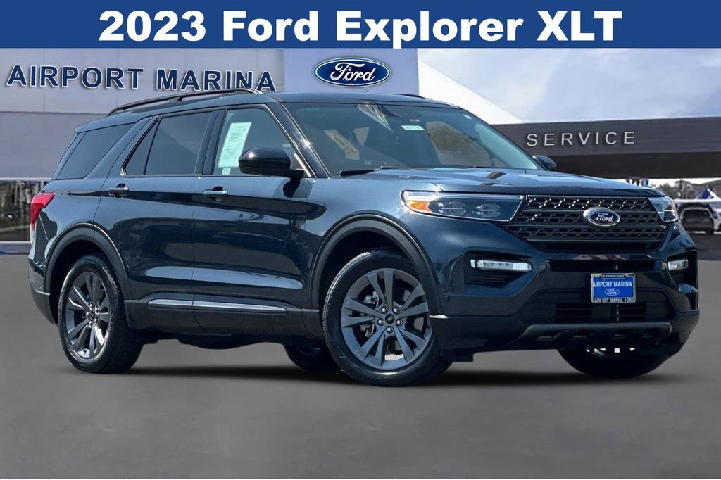 Used 2023 Ford Explorer XLT w/ Equipment Group 202A RWD image 2