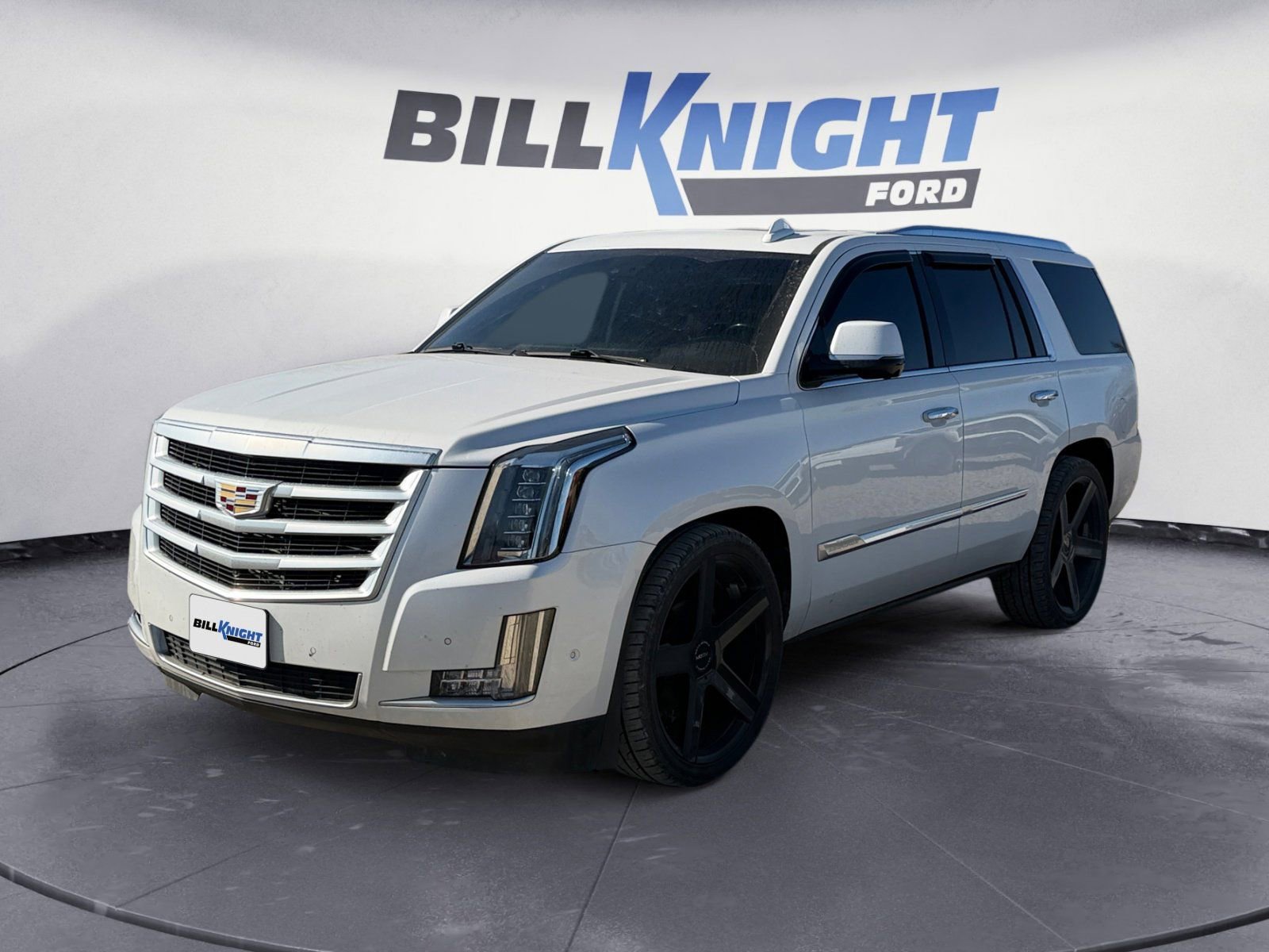 Used 2019 Cadillac Escalade Luxury image 1