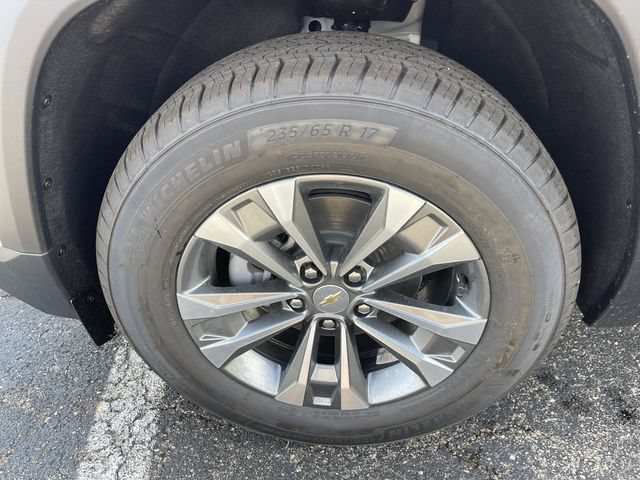 New 2027 Chevrolet Equinox LT w/ LPO, Floor Liner Package AWD/4WD image 10