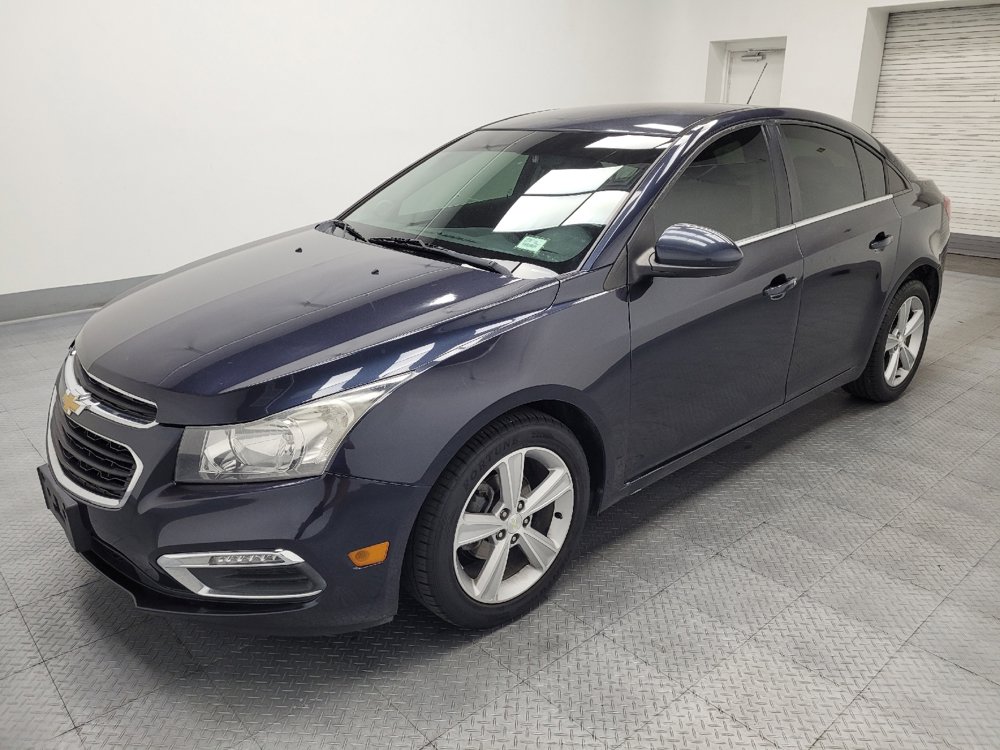 Used 2015 Chevrolet Cruze LT FWD image 2
