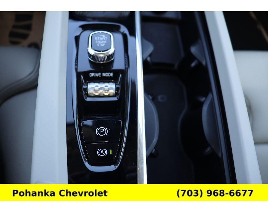 Used 2019 Volvo XC60 T6 Momentum w/ Advanced Package image 14