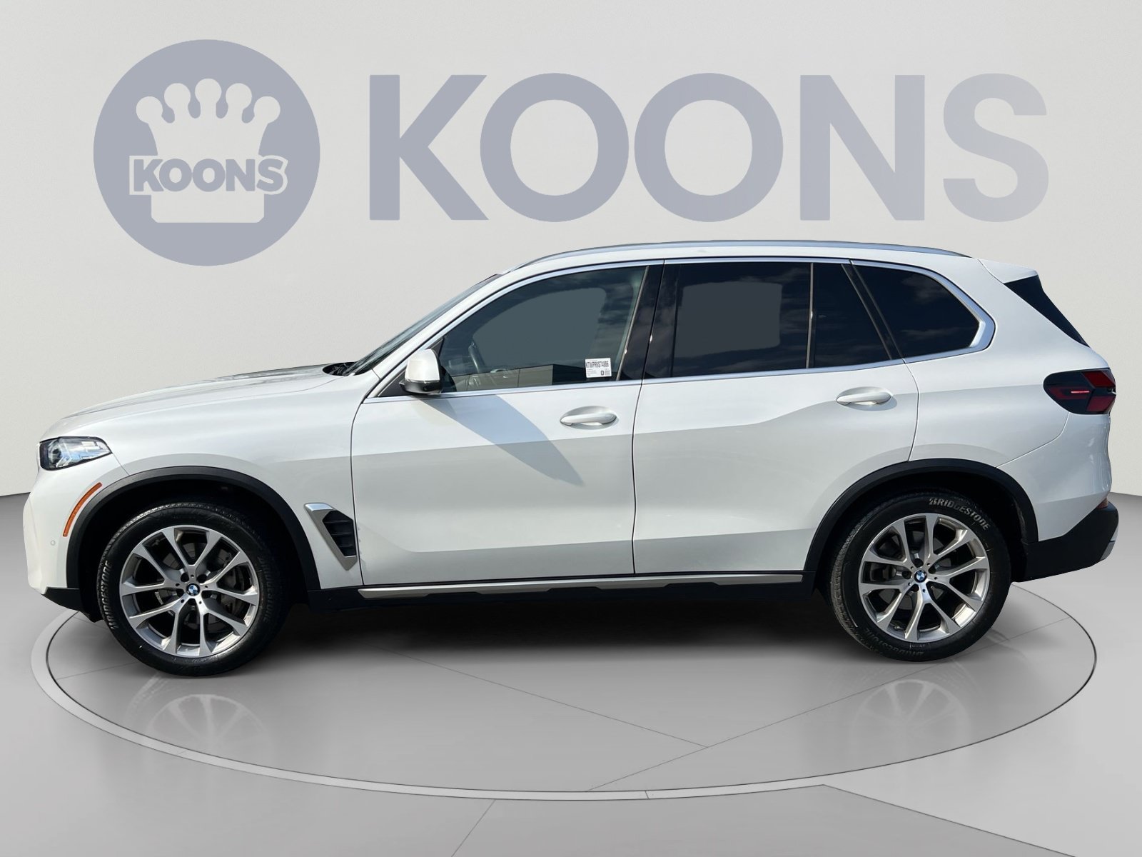 Used 2024 BMW X5 xDrive40i w/ Premium Package AWD/4WD image 2