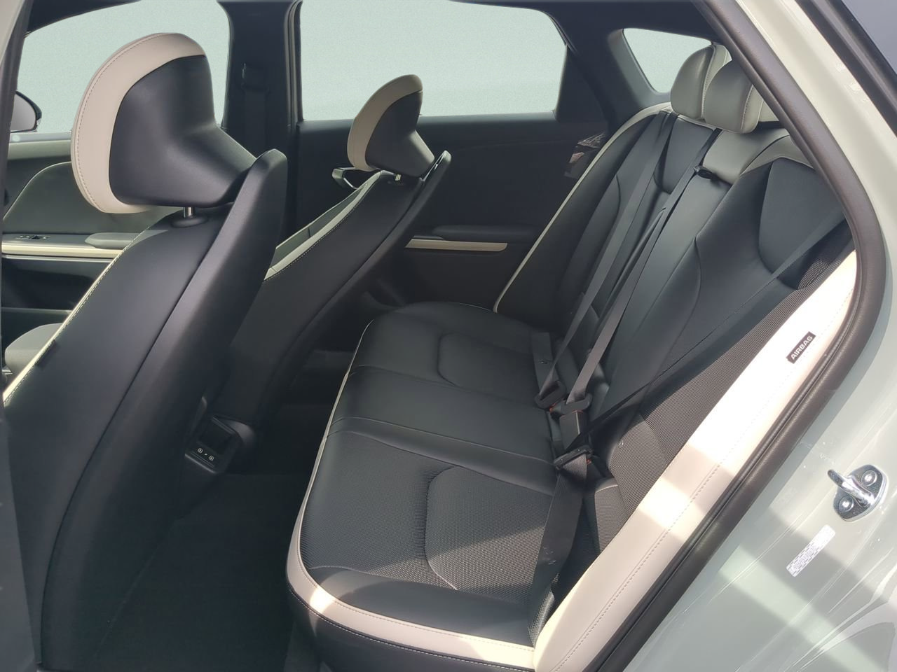 New 2025 Kia K4 GT-Line w/ GT-Line Premium Package FWD image 9