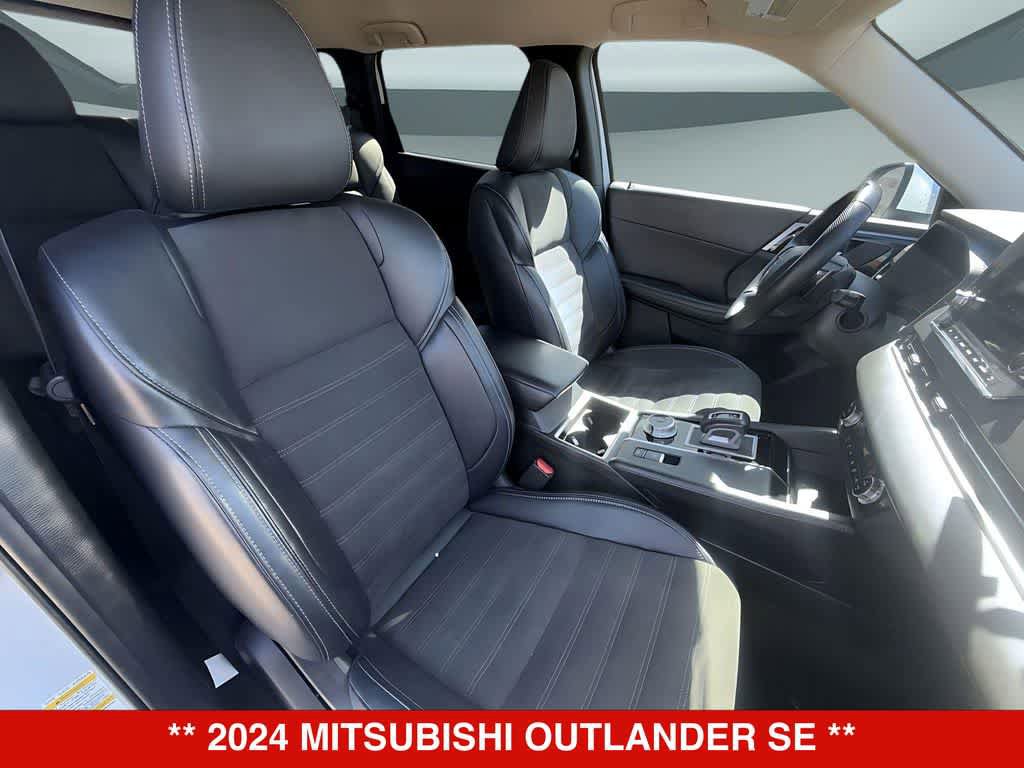 Used 2024 Mitsubishi Outlander SE FWD image 15