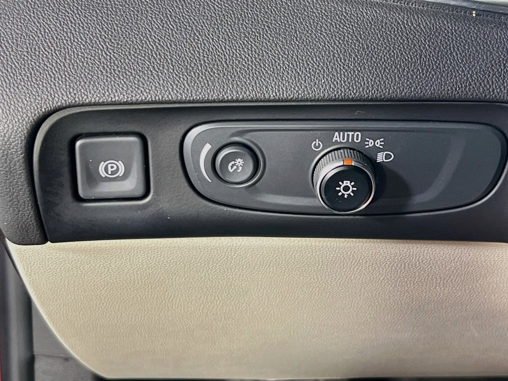 Used 2021 Buick Enclave Essence AWD/4WD image 10