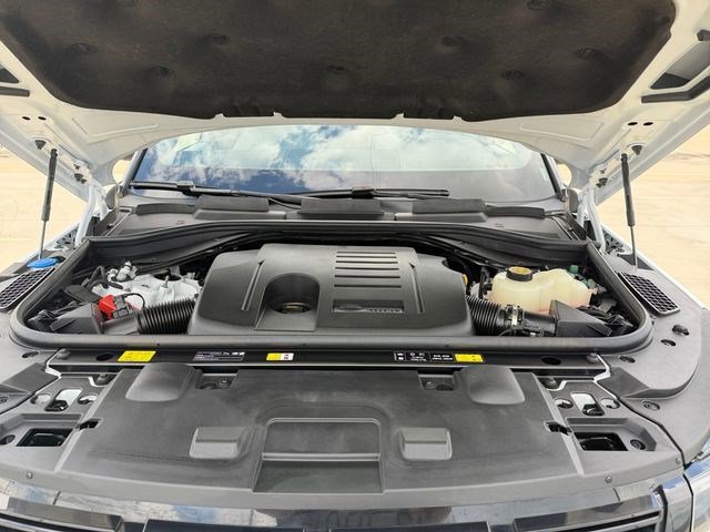 Used 2025 Land Rover Range Rover Sport Dynamic SE AWD/4WD image 23