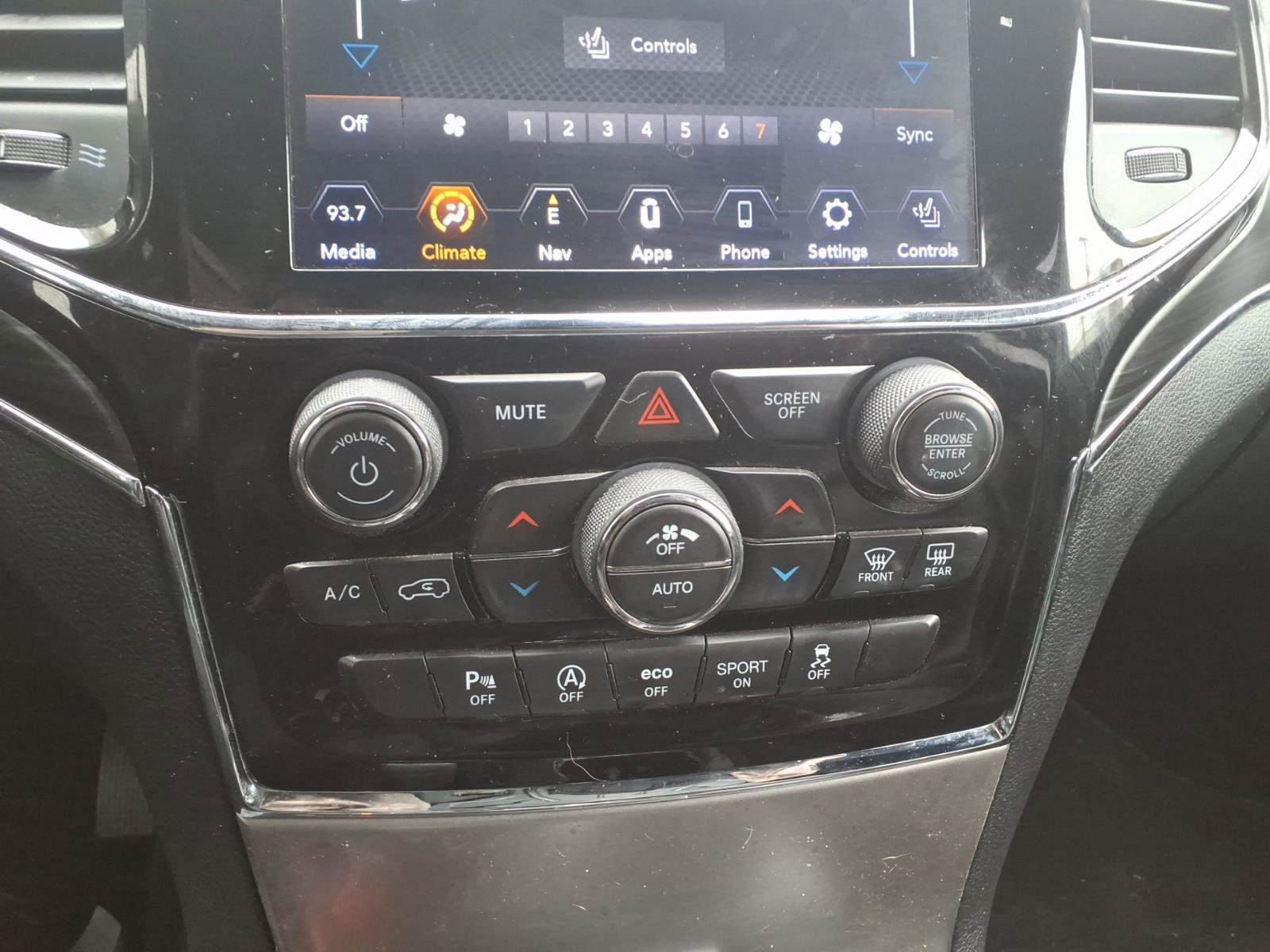 Used 2020 Jeep Grand Cherokee Limited image 23