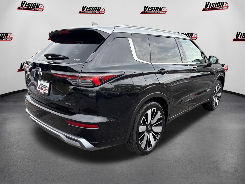 Used 2025 Mitsubishi Outlander AWD image 4
