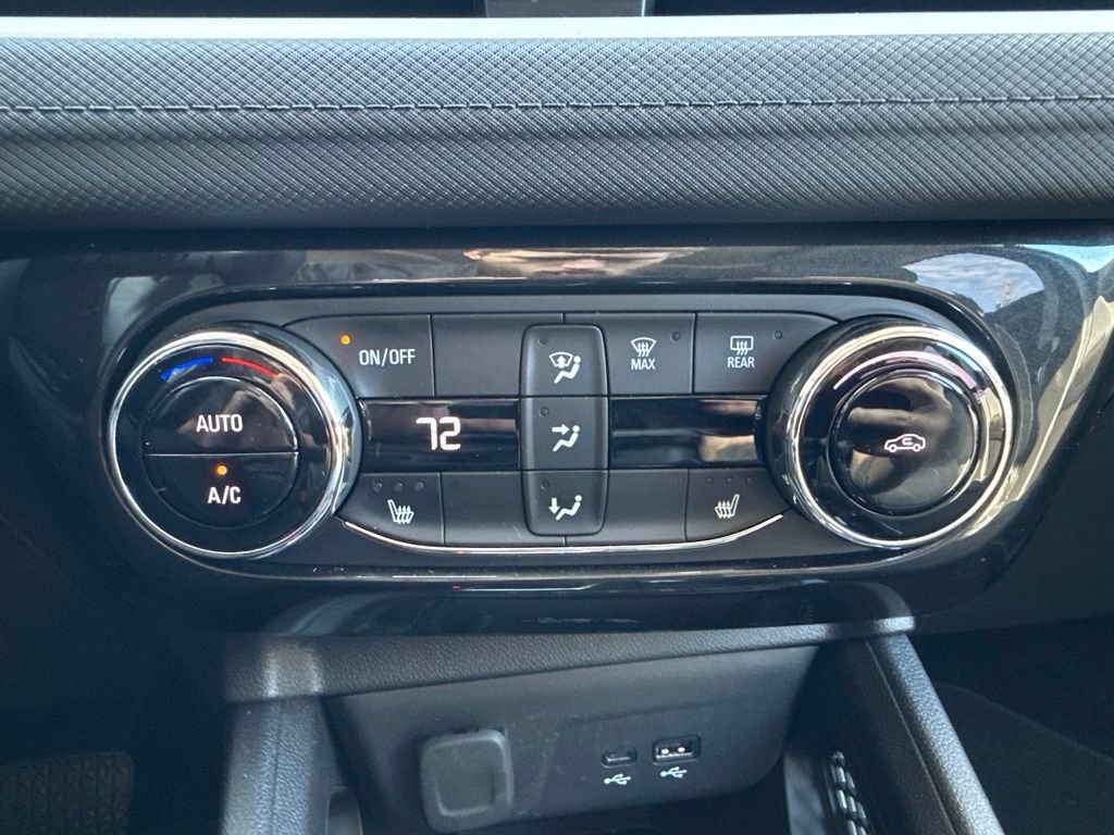 Used 2025 Chevrolet TrailBlazer LT w/ Convenience Package AWD/4WD image 31