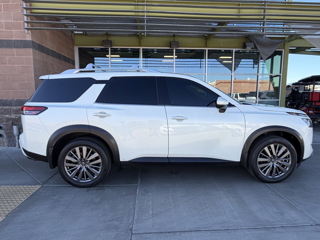 Used 2024 Nissan Pathfinder SL w/ SL Premium Package image 9
