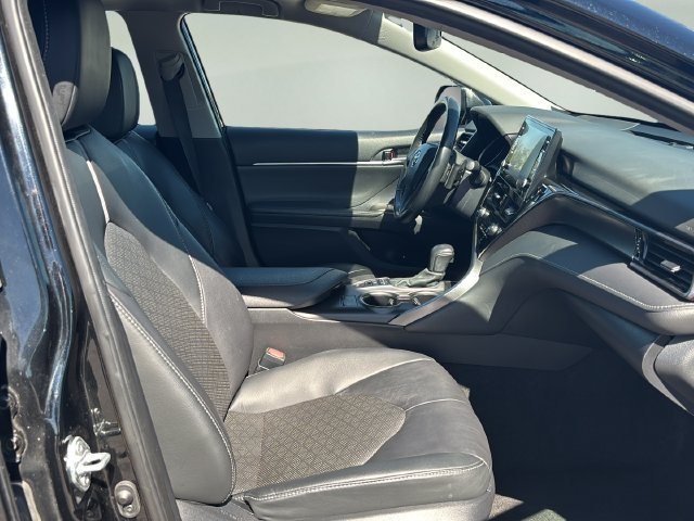 Used 2024 Toyota Camry XSE FWD image 10