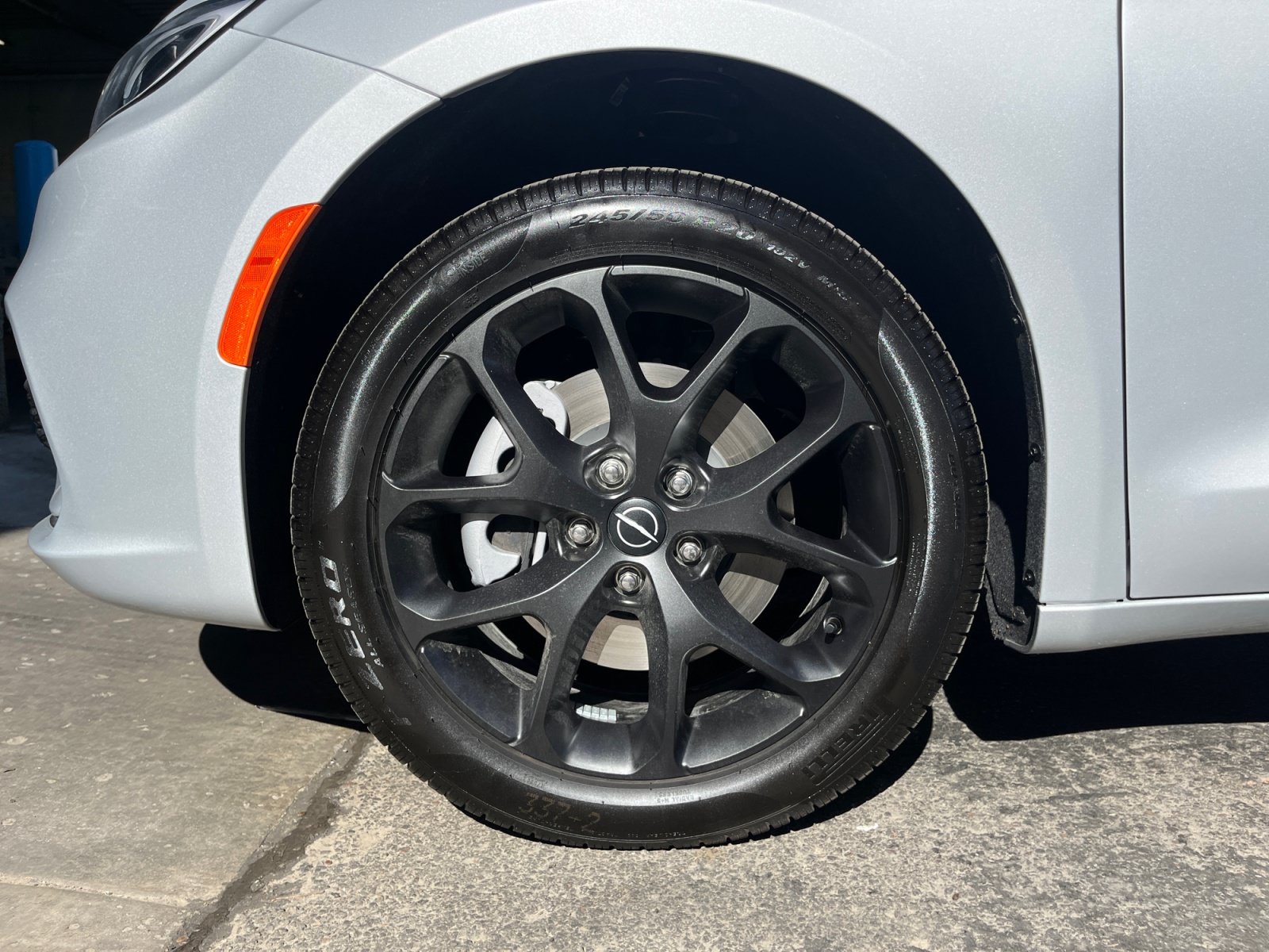 New 2026 Chrysler Pacifica Select w/ S Appearance Package AWD/4WD image 10
