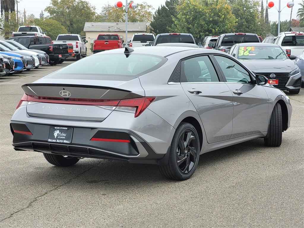New 2026 Hyundai Elantra SEL Sport image 4