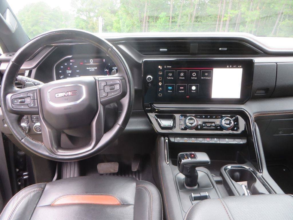 Used 2024 GMC Sierra 1500 AT4 w/ Technology Package AWD/4WD image 12