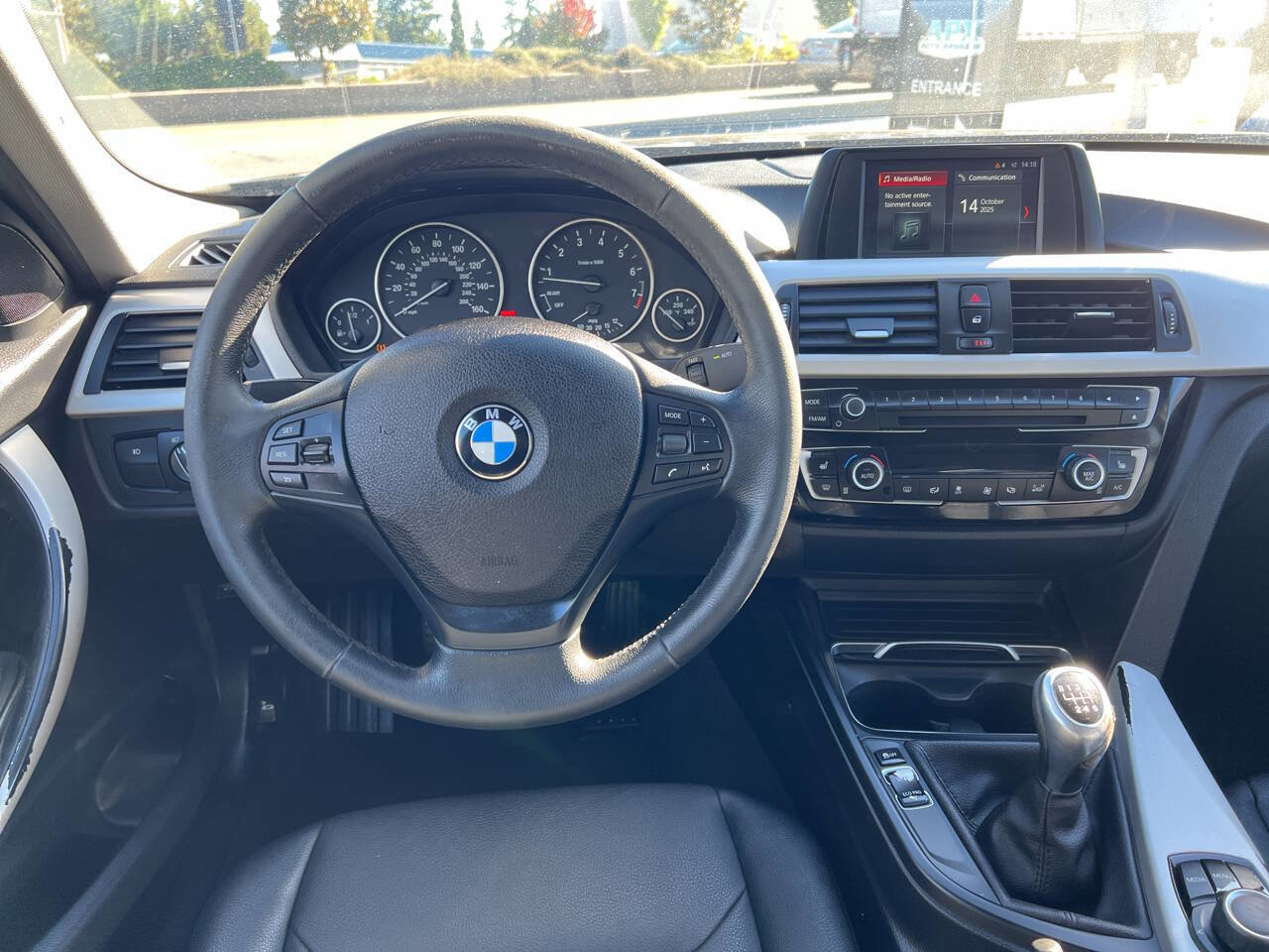 Used 2018 BMW 320i Sedan image 22