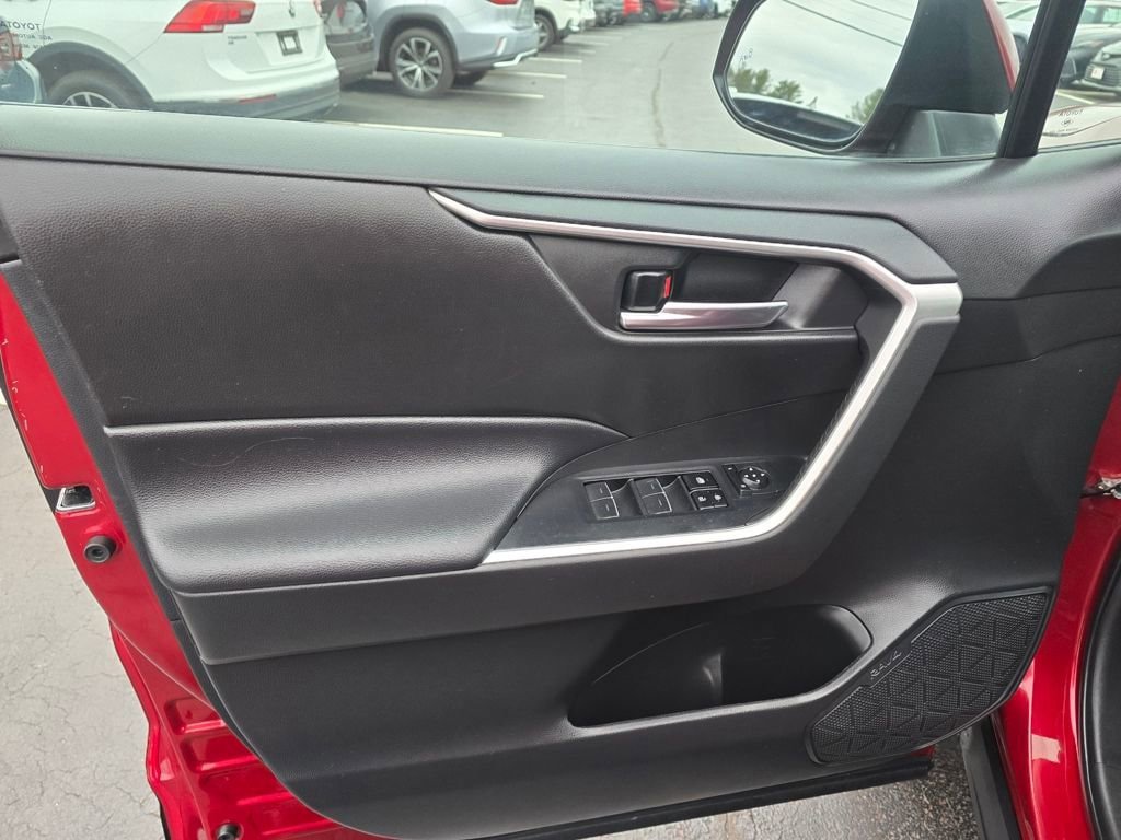 Used 2023 Toyota RAV4 XLE AWD/4WD image 17