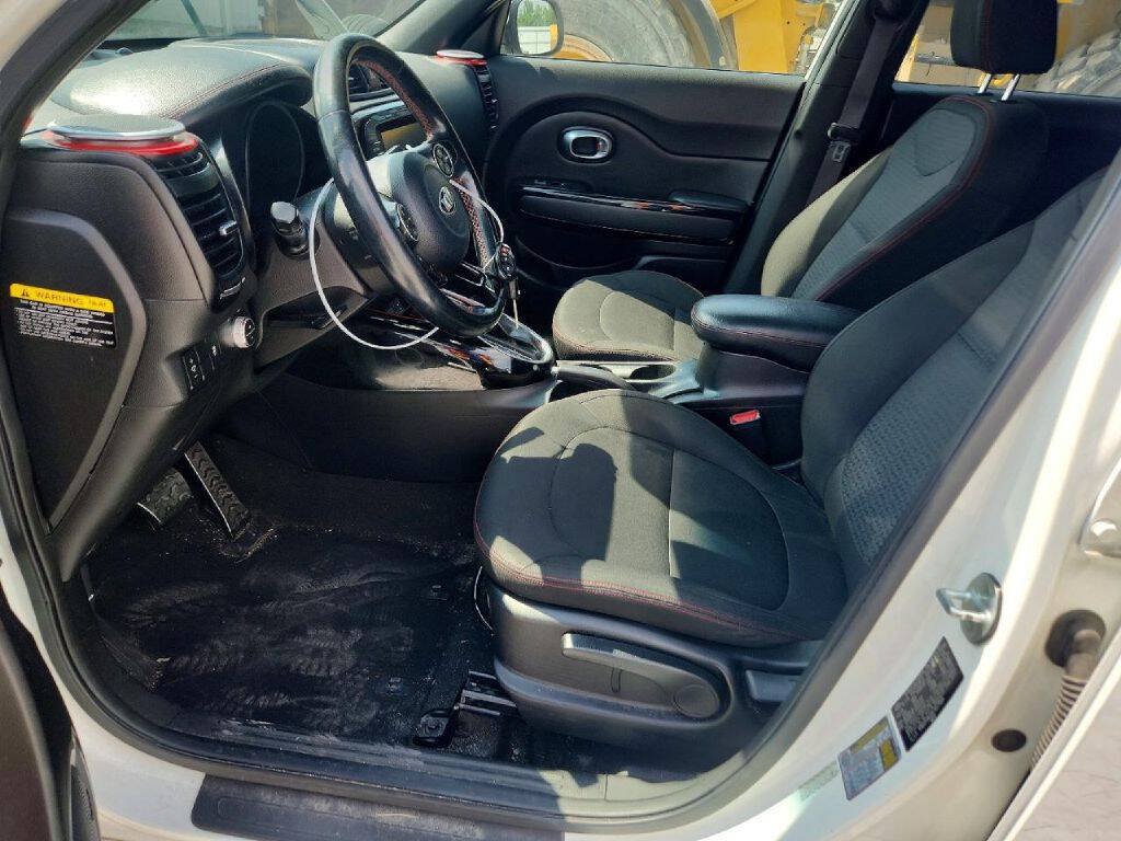Used 2014 Kia Soul + FWD image 5