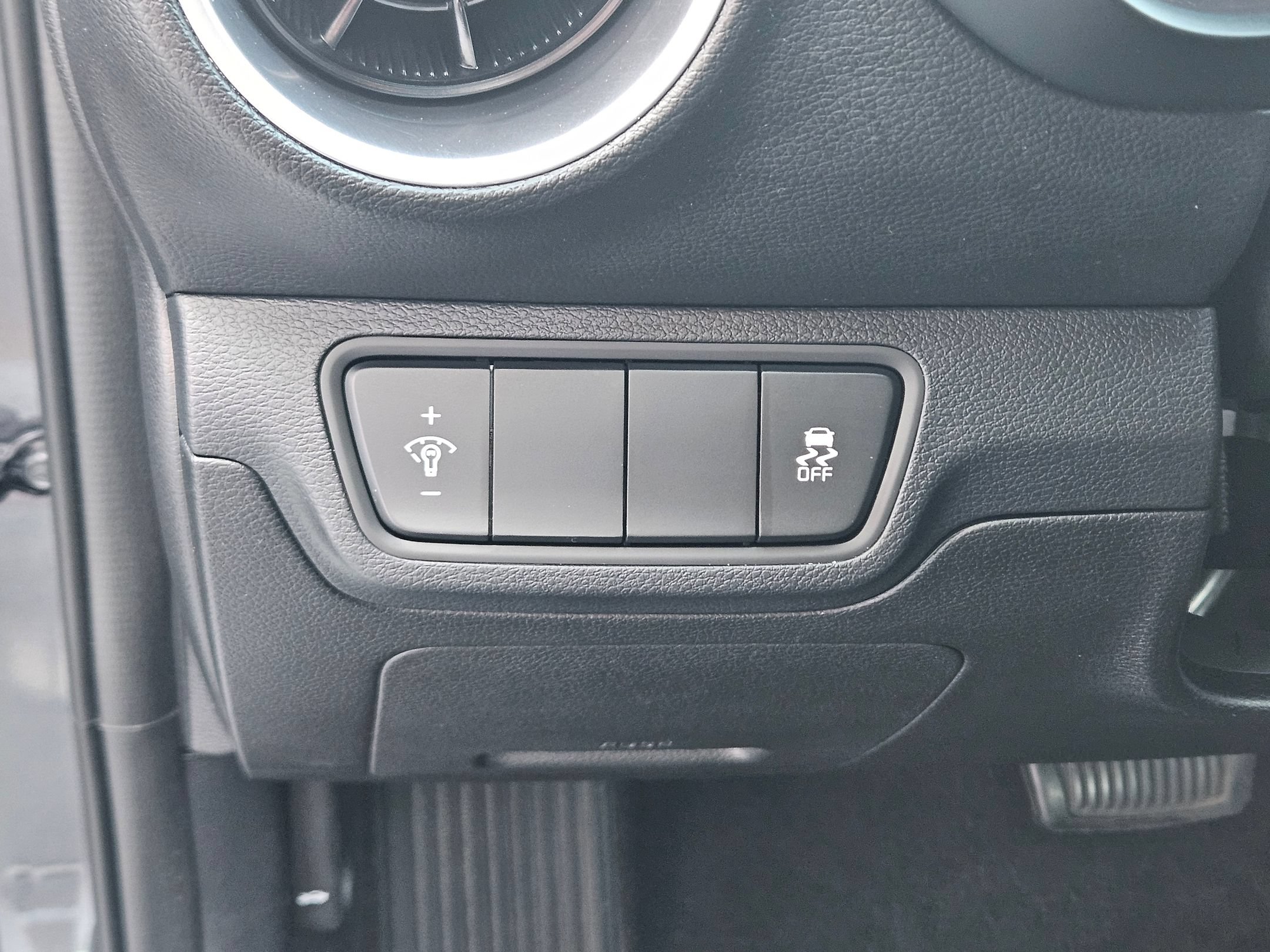 Used 2024 Kia Forte LXS FWD image 19