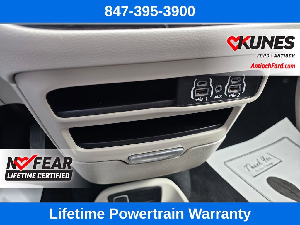 Used 2023 Chrysler Voyager LX image 52