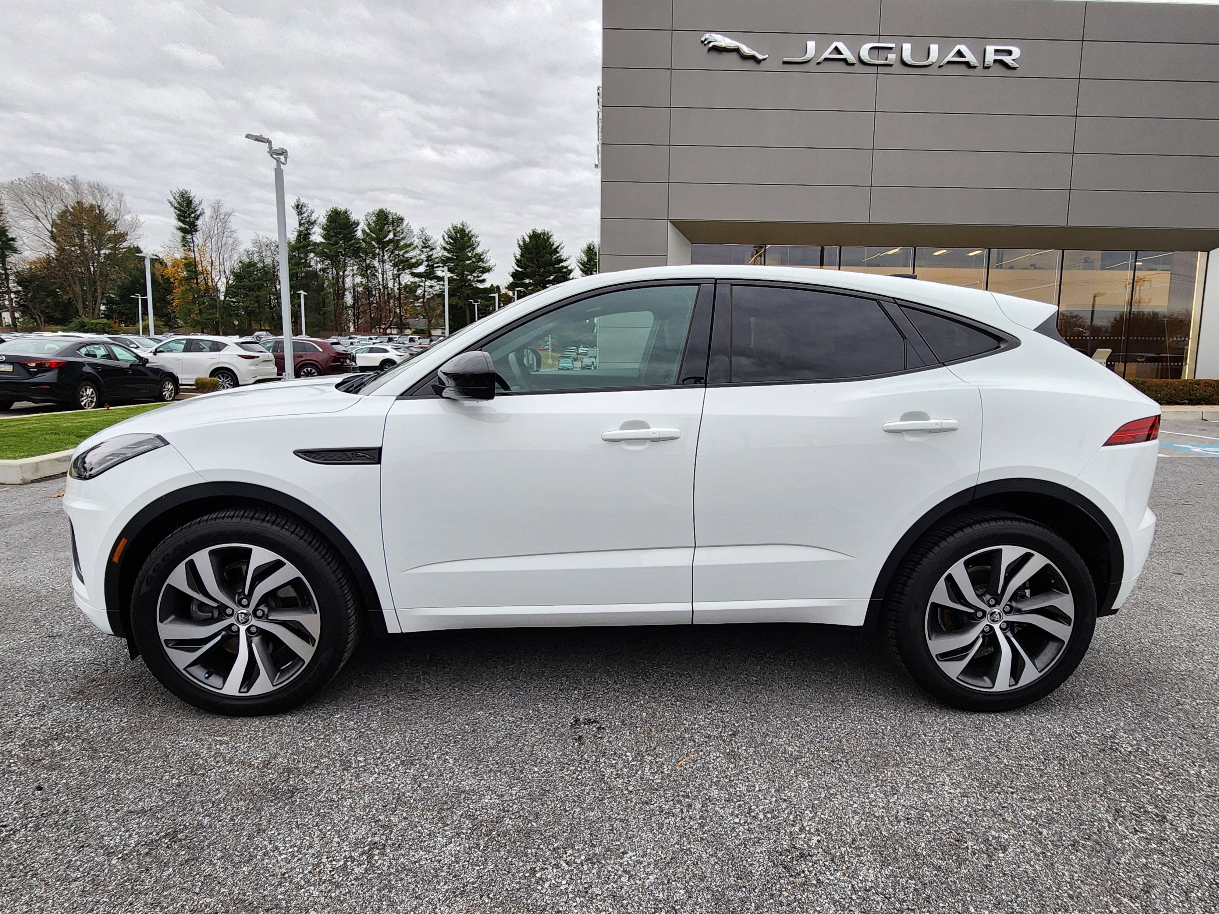 Certified 2024 Jaguar E-PACE R-Dynamic SE image 5