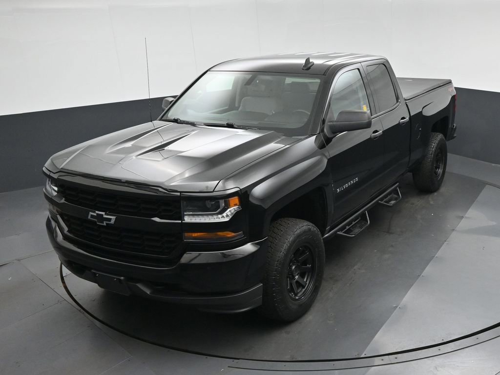 Used 2018 Chevrolet Silverado 1500 Custom w/ Custom Value Package AWD/4WD image 54