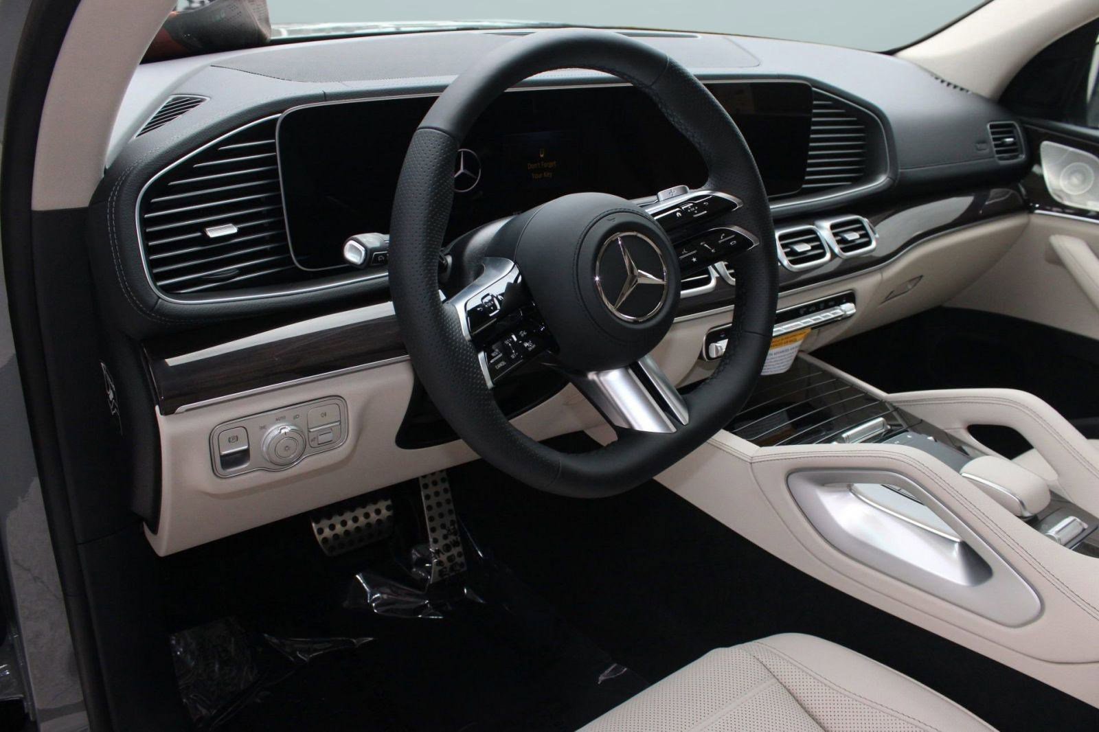 New 2026 Mercedes-Benz GLS 450 4MATIC image 4