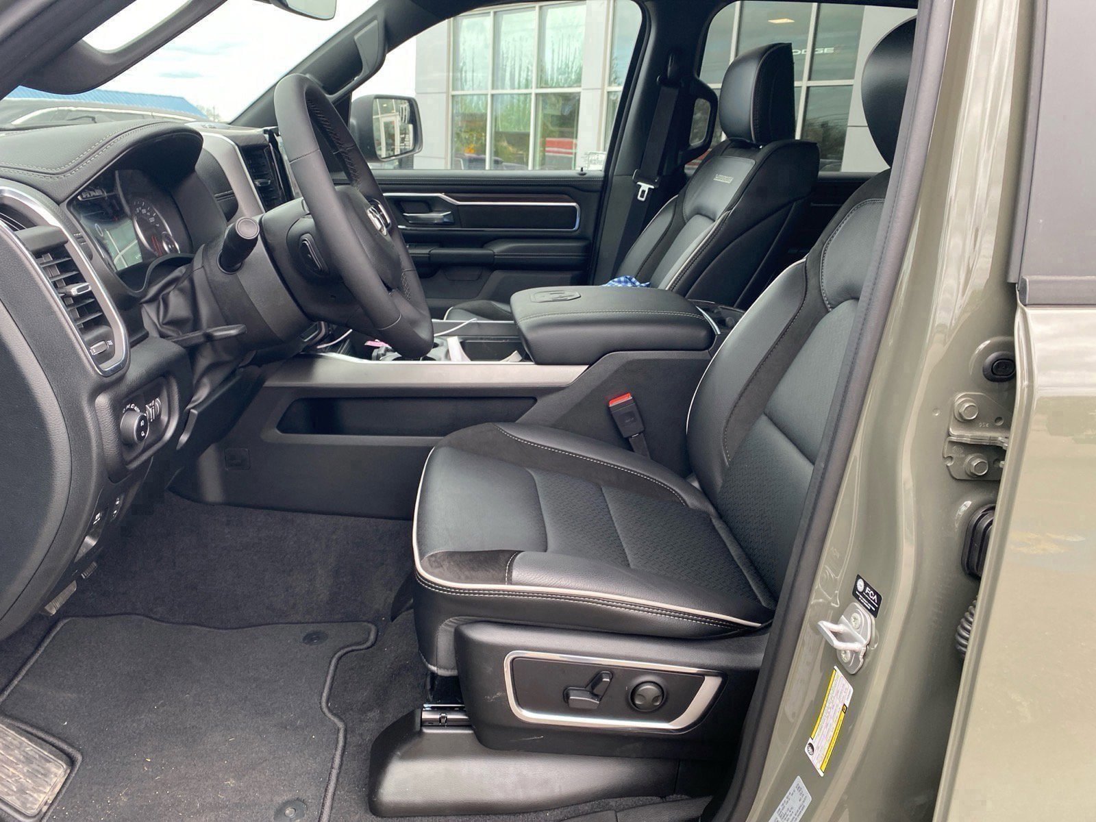 Used 2026 RAM 1500 Laramie AWD/4WD image 9