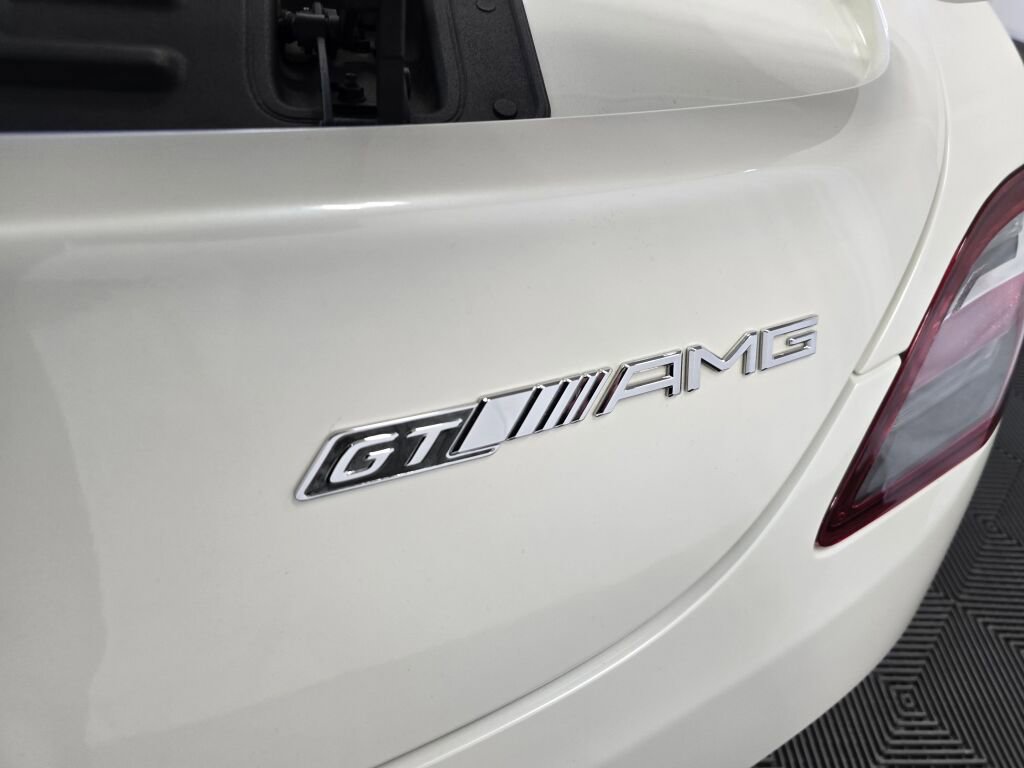 Used 2012 Mercedes-Benz SLS AMG Roadster image 28