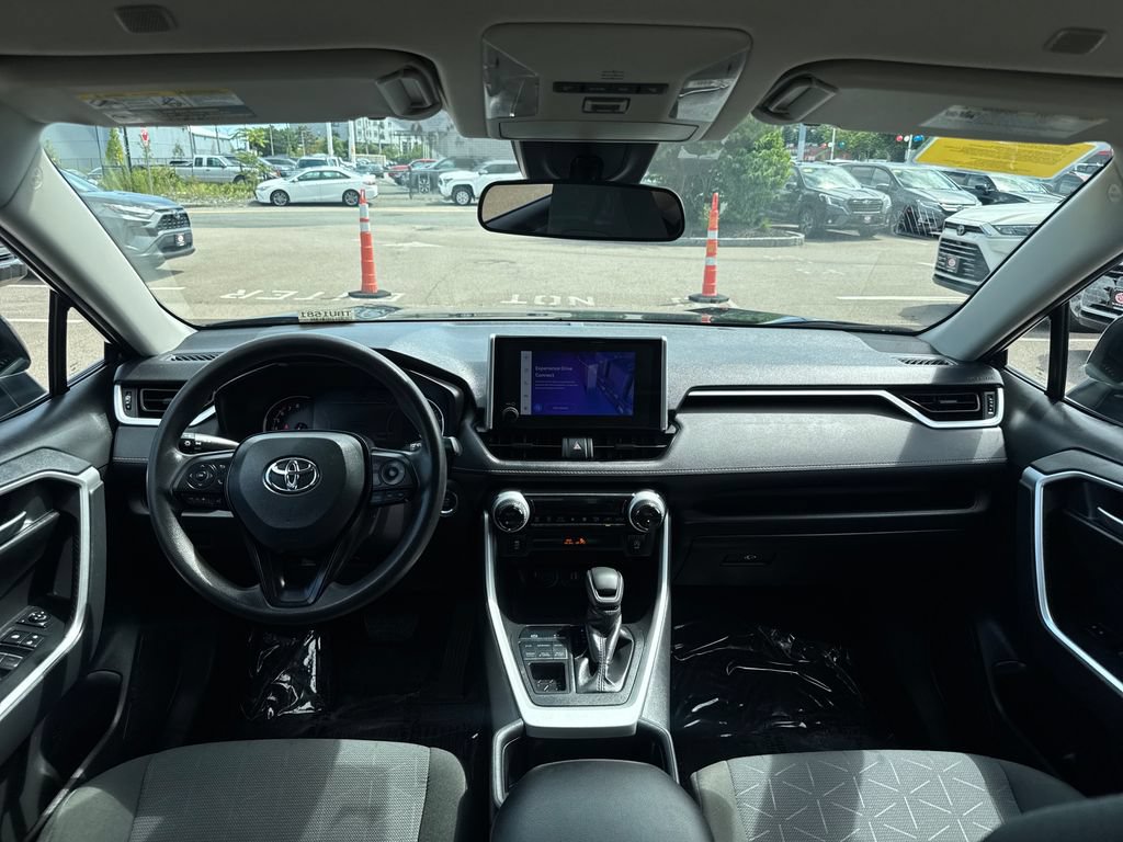 Used 2025 Toyota RAV4 XLE AWD/4WD image 11