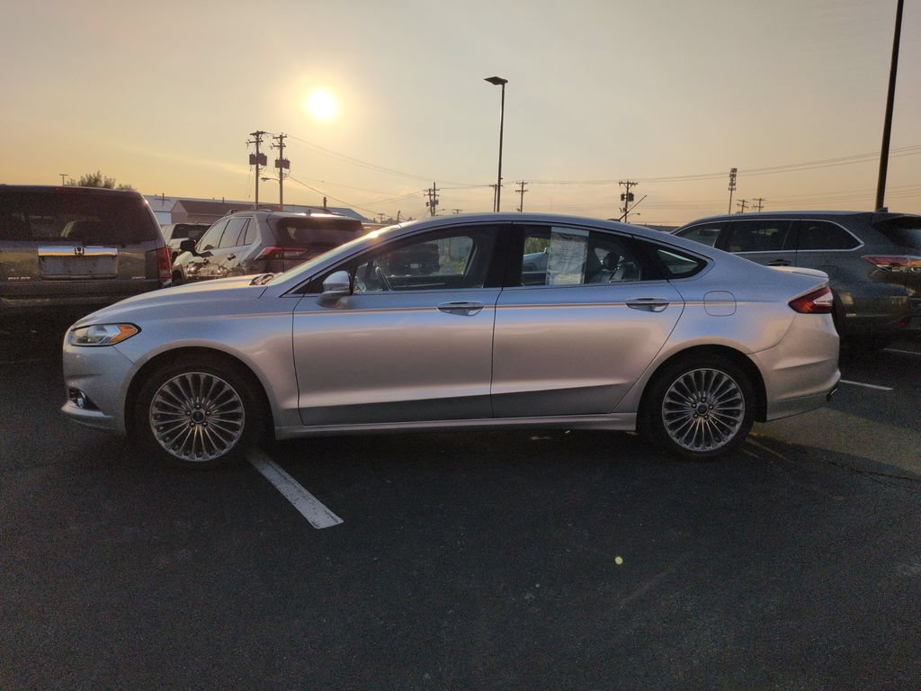 Used 2016 Ford Fusion Titanium FWD image 3