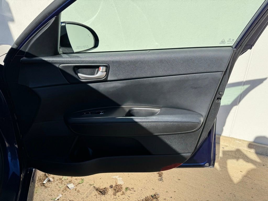 Used 2019 Kia Optima LX image 17