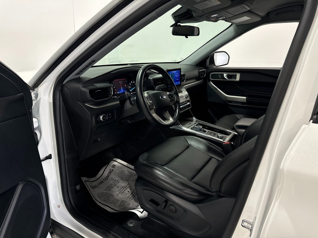 Used 2021 Ford Explorer XLT image 16