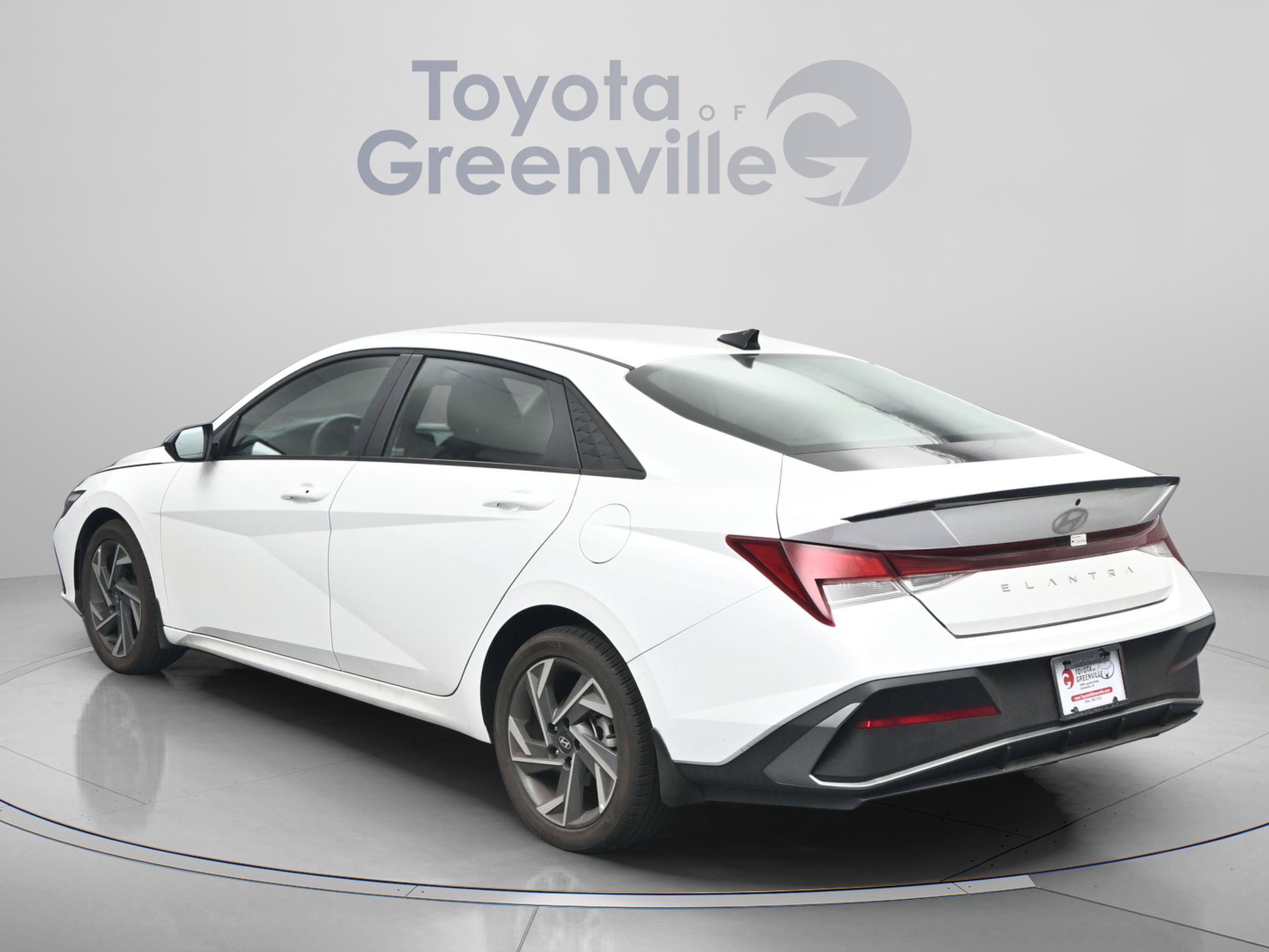Used 2025 Hyundai Elantra Sport FWD image 7