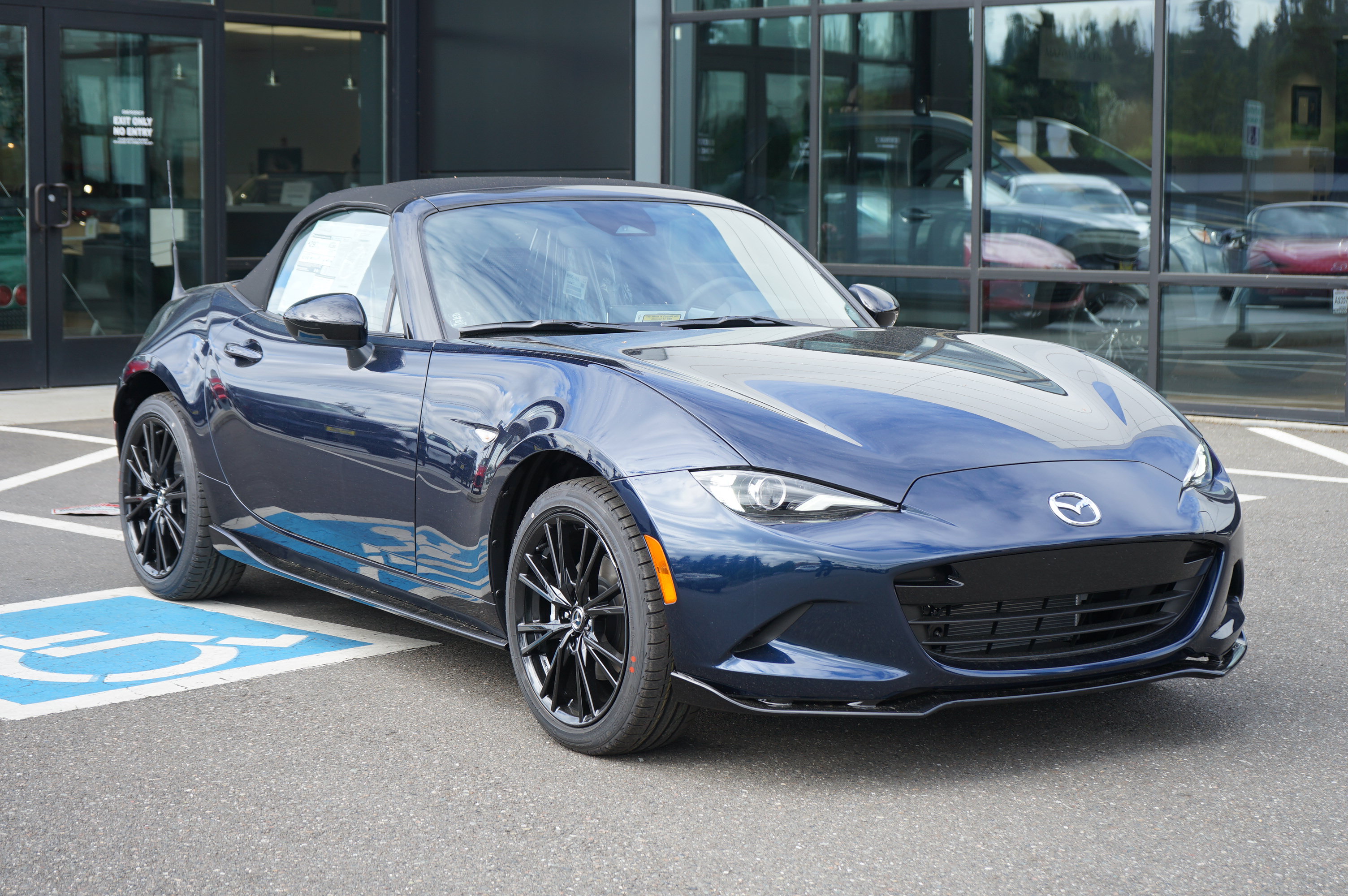 New 2026 MAZDA MX-5 Miata Club w/ Appearance Package RWD image 1