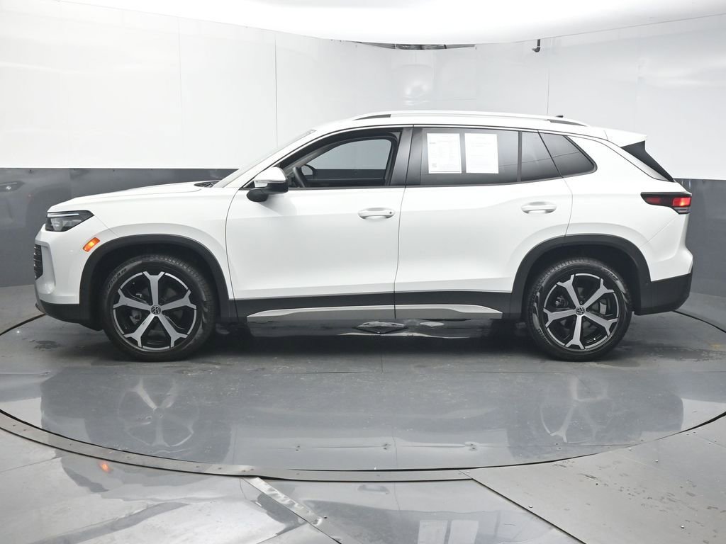 Used 2025 Volkswagen Tiguan SE image 5