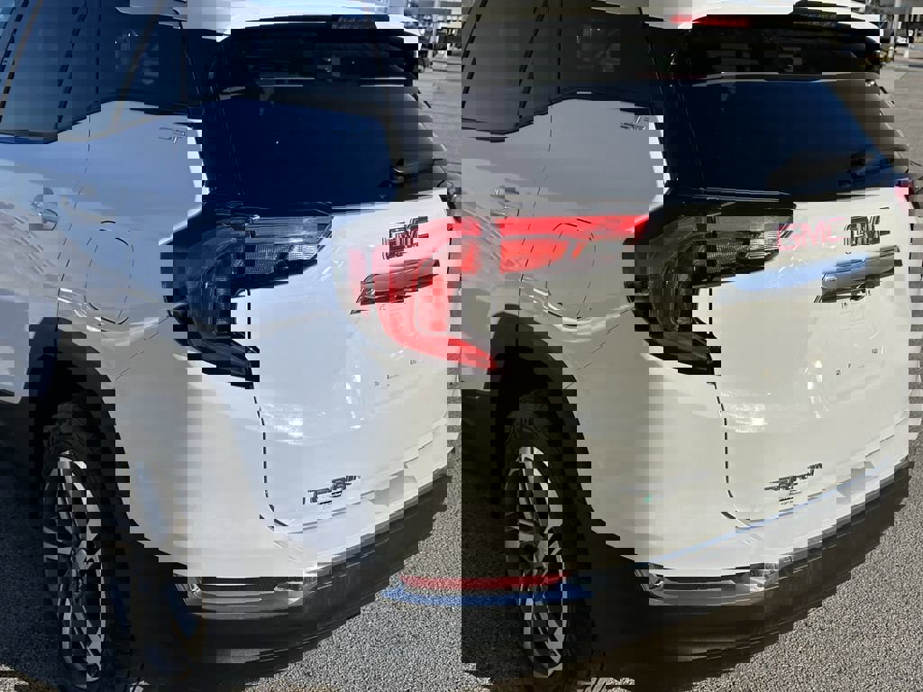 Used 2020 GMC Terrain SLT image 12