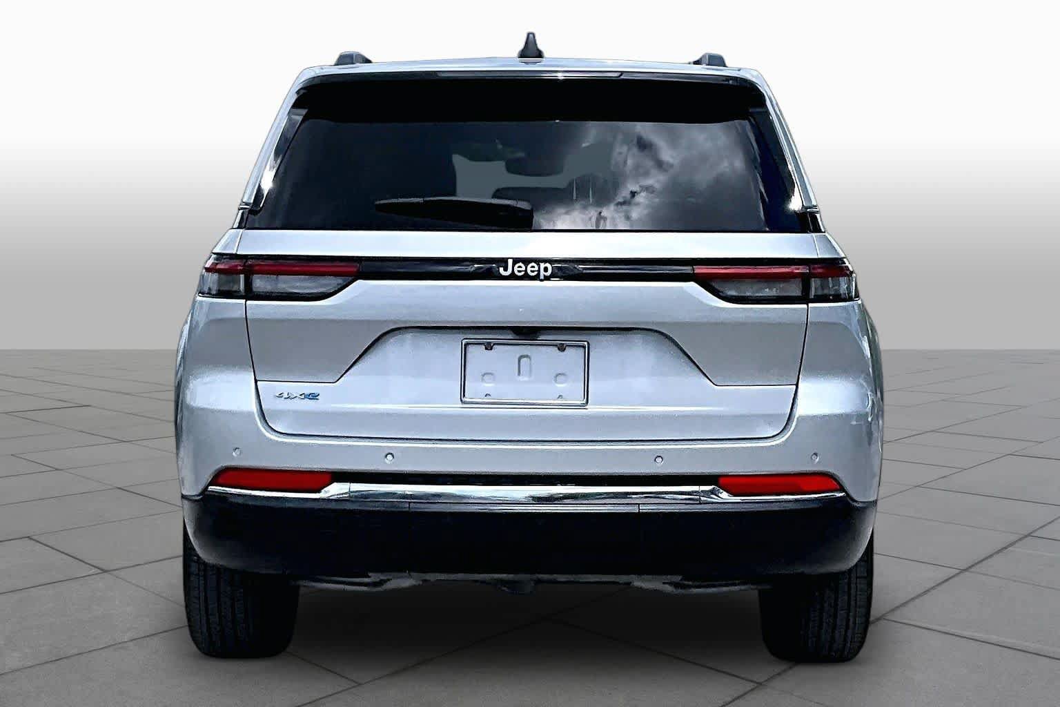 Used 2024 Jeep Grand Cherokee Limited 4xe AWD/4WD image 8