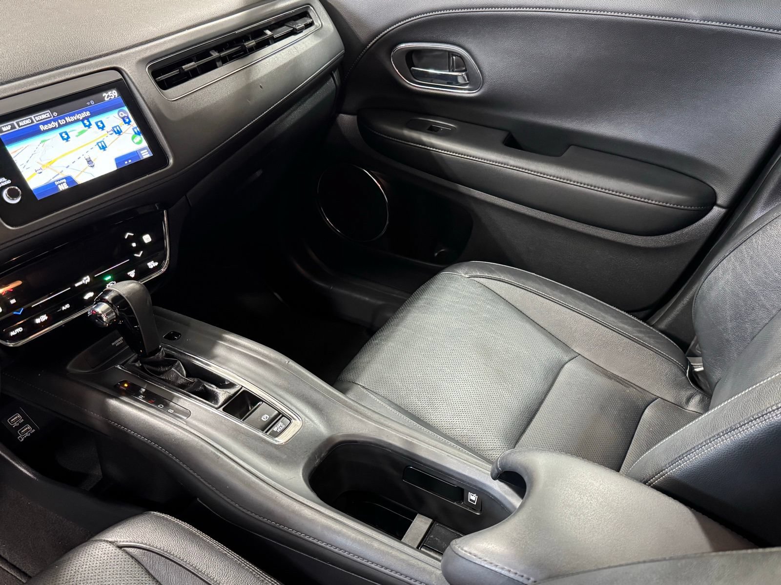 Used 2020 Honda HR-V Touring image 17