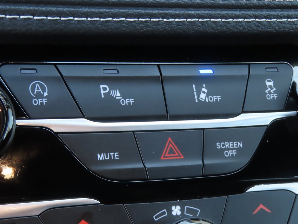 Certified 2025 Chrysler Pacifica Limited image 12