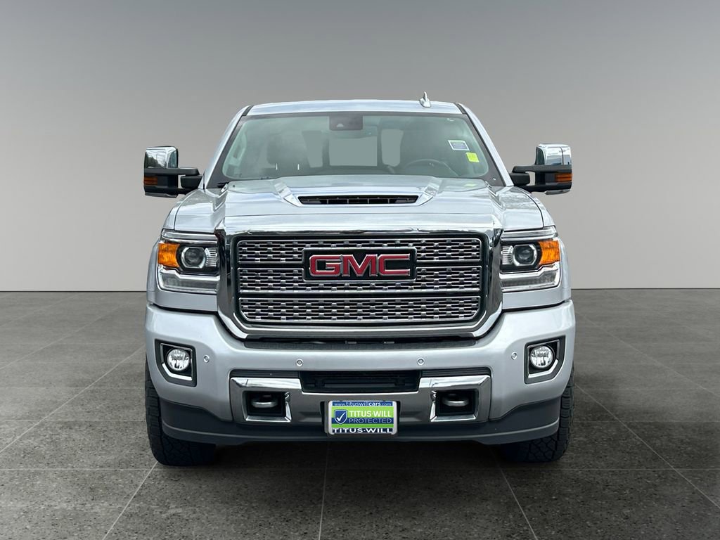 Used 2019 GMC Sierra 2500 Denali w/ Duramax Plus Package AWD/4WD image 2