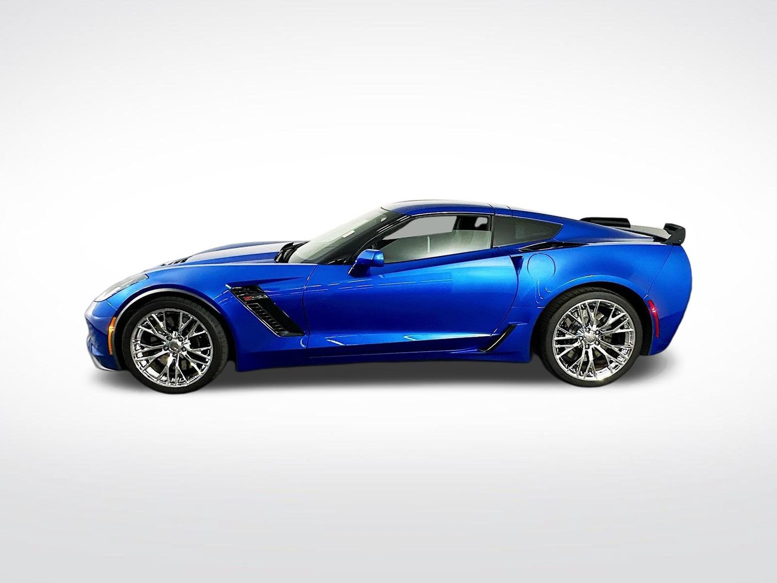 Used 2015 Chevrolet Corvette Z06 w/ 3LZ Preferred Equipment Group RWD image 5