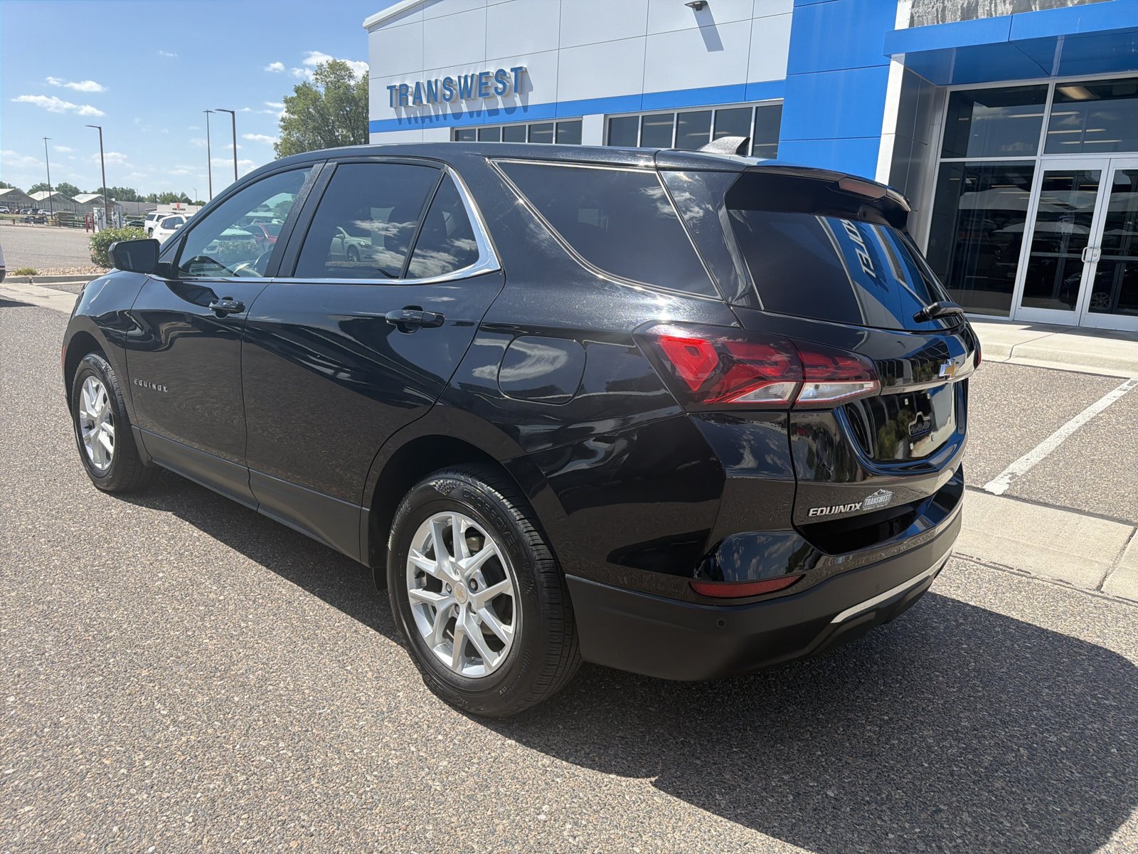 Used 2024 Chevrolet Equinox LT AWD/4WD image 3