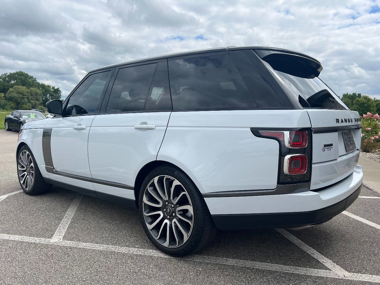 Used 2019 Land Rover Range Rover Supercharged image 4