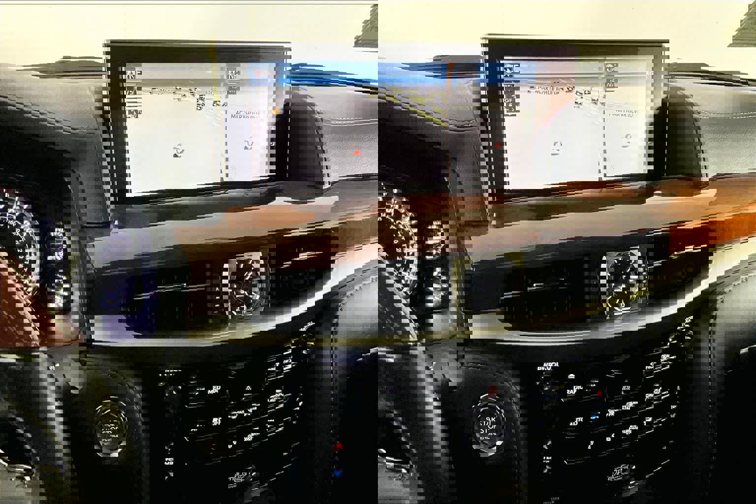 Used 2021 Lexus LX 570 4WD w/ 3rd Row & Luxury Pkg image 6