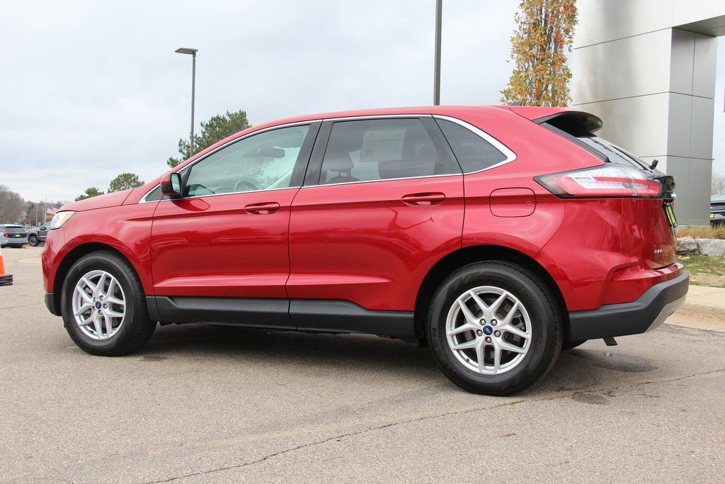 Used 2022 Ford Edge SEL w/ Convenience Package image 3