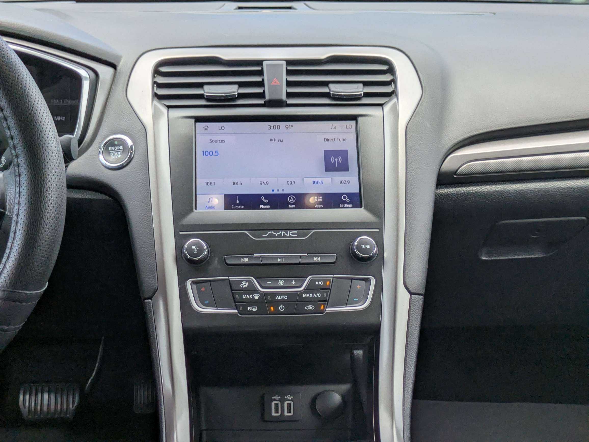 Used 2020 Ford Fusion SE FWD image 24